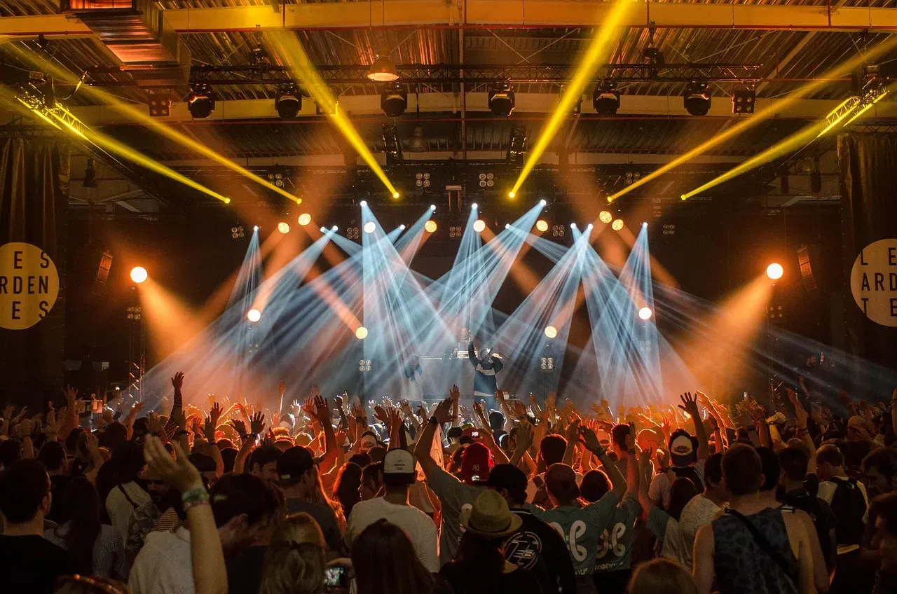 De kracht van live: waarom concerten anders voelen dan een stream